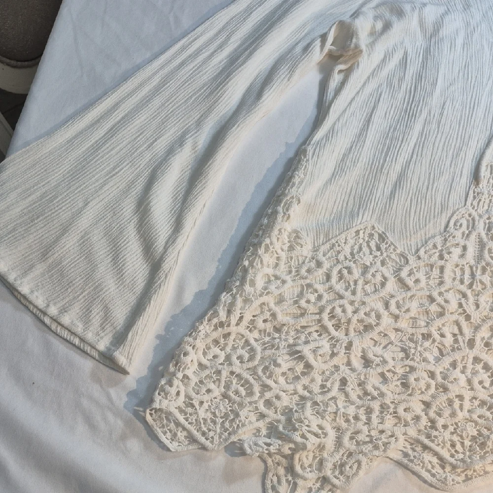 Cato Womens XL Cream Lace Trim Blouse With Flowing Sleeves - Picture 8 of 14